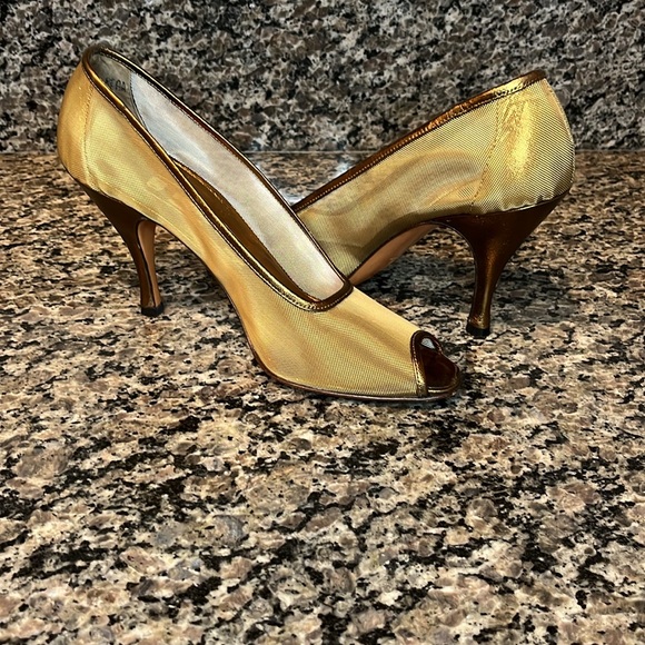 Bruno Magli heels - Picture 3 of 5